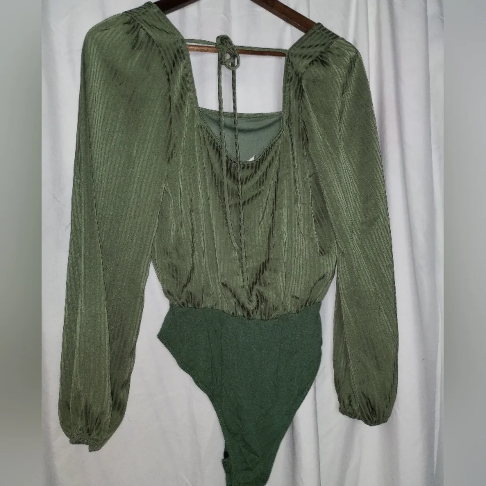 Peach Love California Olive Green Bodysuit Poet Sleeves Scandi Baddie Party SM